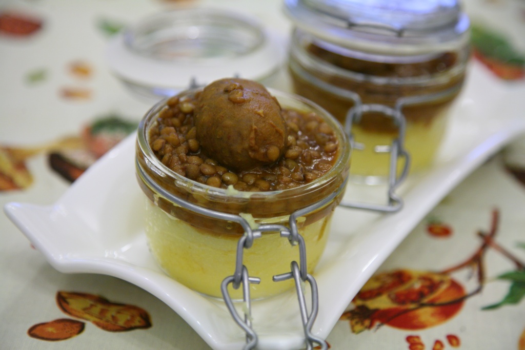 Polenta con salamini e lenticchie